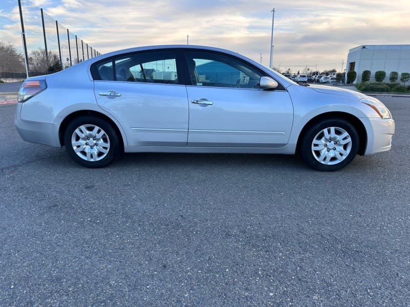 Nissan Altima 2012 price $9,495