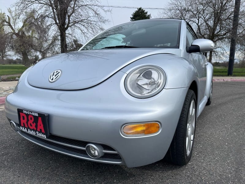 Volkswagen New Beetle Convertible 2003 price $9,295