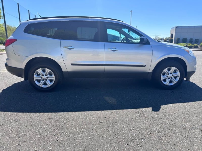 Chevrolet Traverse 2010 price $7,995