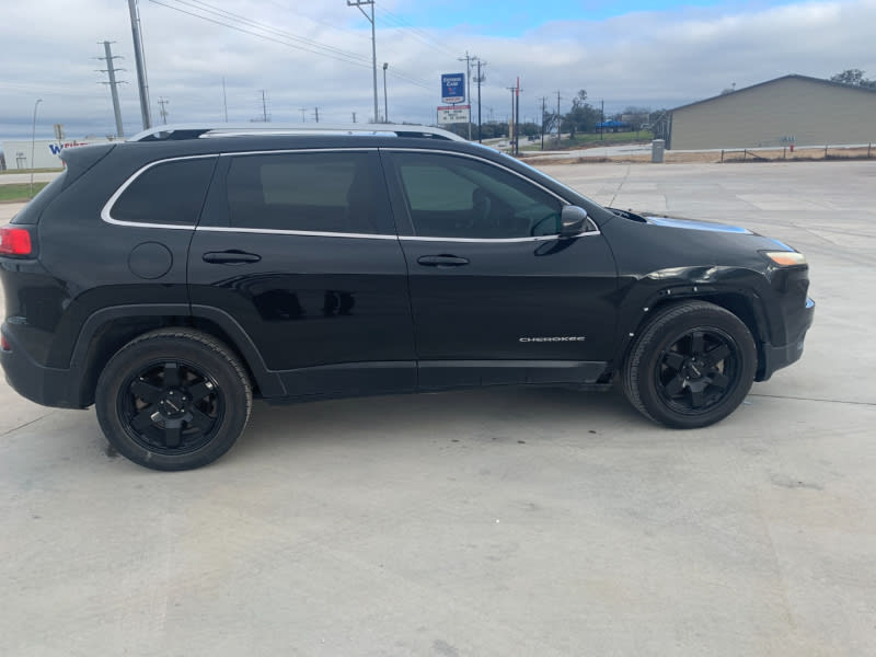 Jeep Cherokee 2015 price $9,600