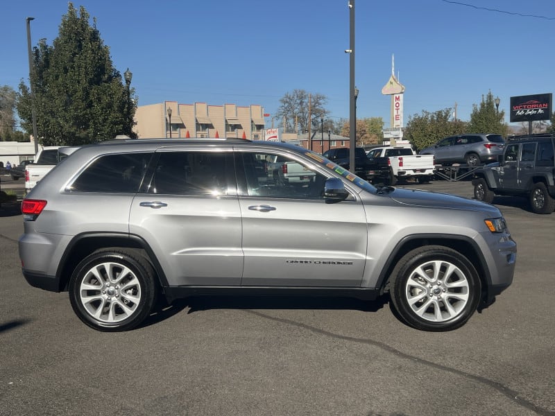 Jeep Grand Cherokee 2017 price $23,995