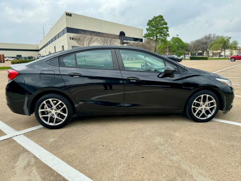 Chevrolet Cruze 2018 price $11,999