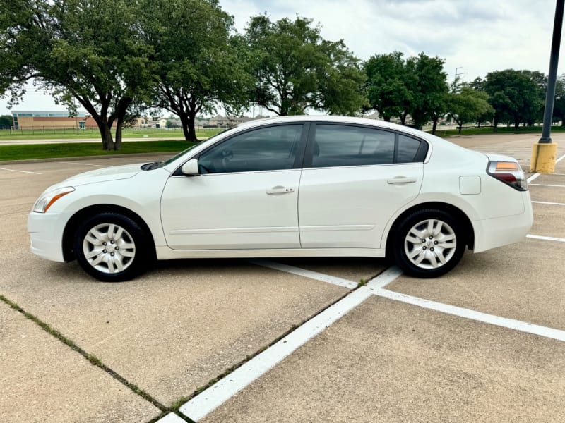 Nissan Altima 2011 price $5,499