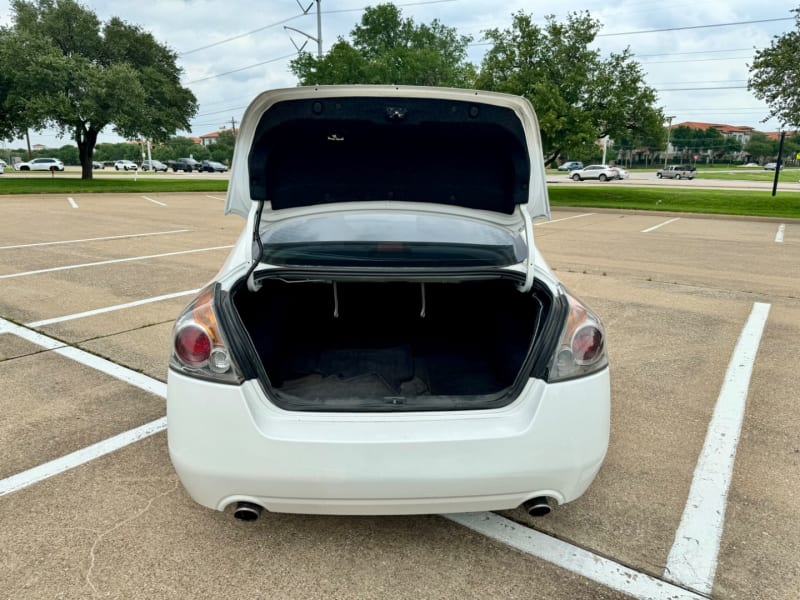 Nissan Altima 2011 price $5,499