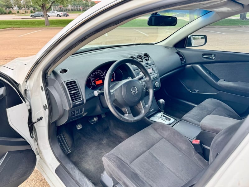 Nissan Altima 2011 price $5,499