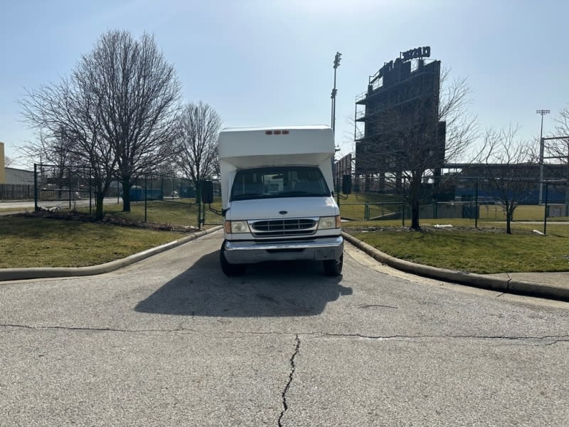 FORD ECONOLINE 2002 price $3,995