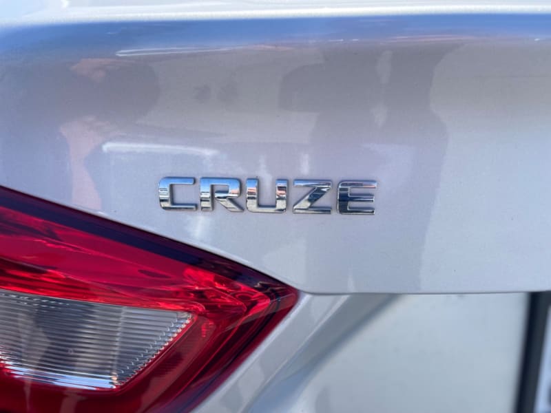 Chevrolet Cruze 2019 price $10,999