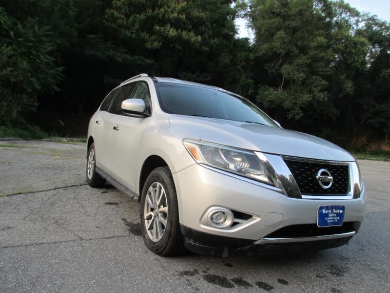 Nissan Pathfinder 2013 price $9,995