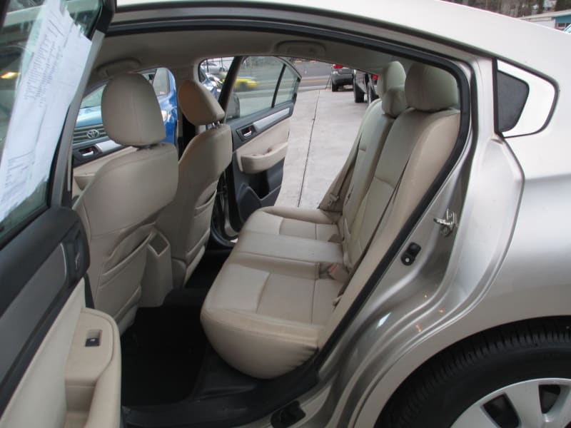 Subaru Legacy 2015 price $9,900