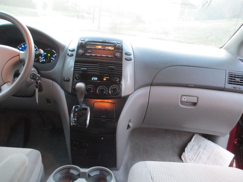 Toyota Sienna 2008 price $5,795