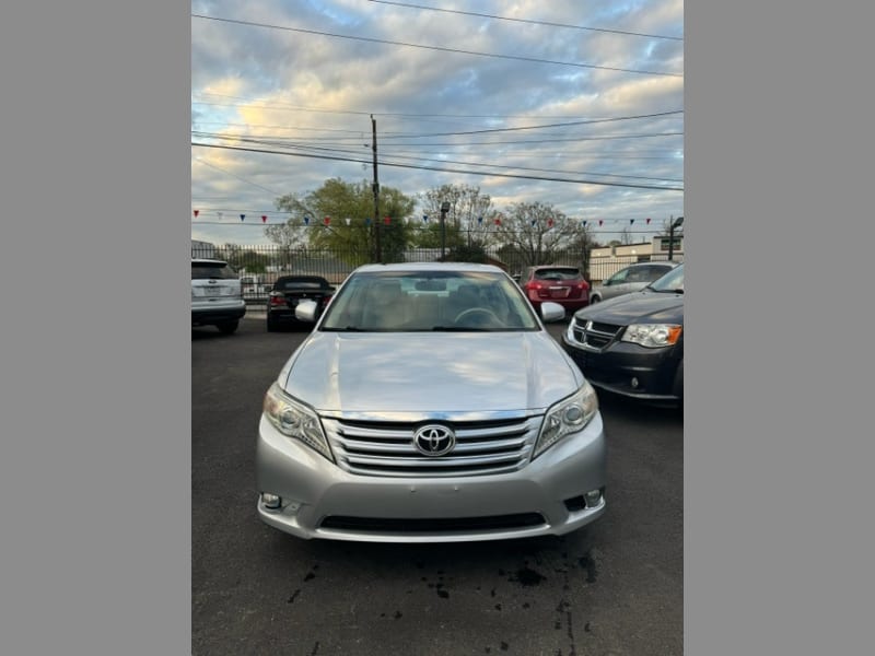 Toyota Avalon 2011 price $10,995