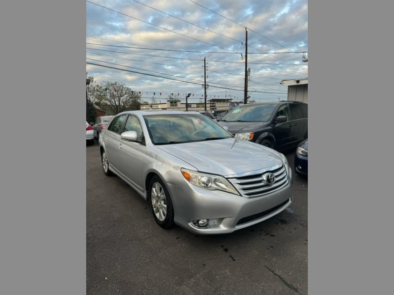 Toyota Avalon 2011 price $10,995