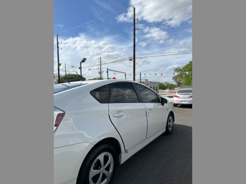 Toyota Prius 2012 price $9,999