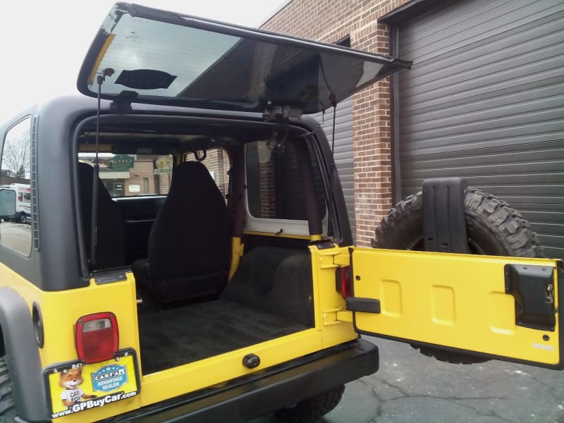 Jeep Wrangler 2001 price $10,990