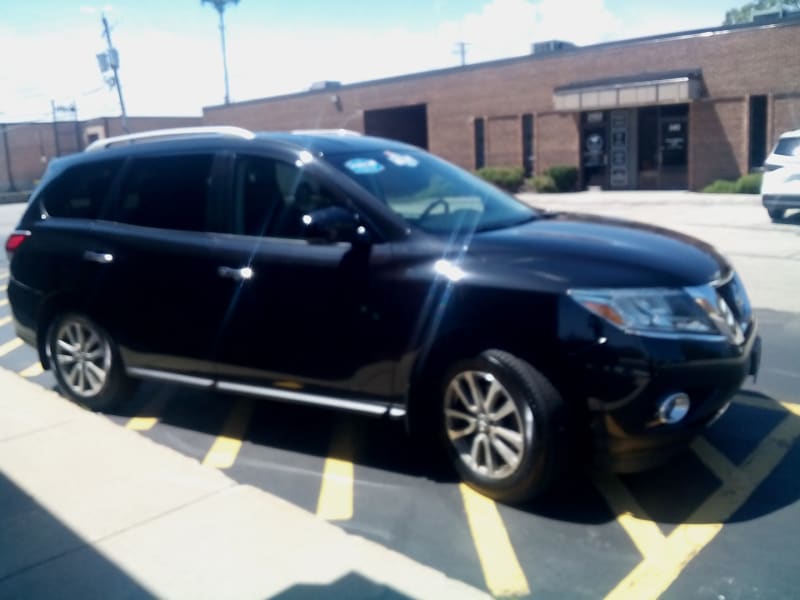 Nissan Pathfinder 2015 price $9,250