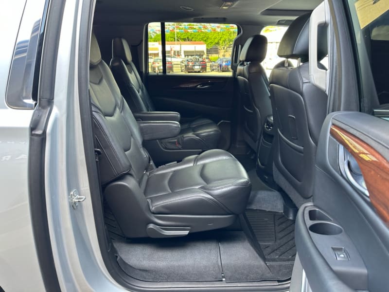 Cadillac Escalade ESV 2018 price $25,890