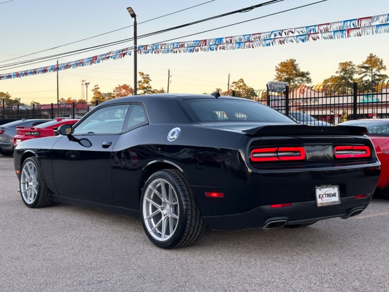 Dodge Challenger 2019 price $16,450