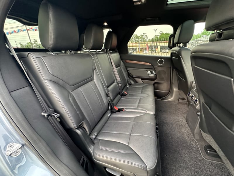 Land Rover Discovery 2018 price $22,890