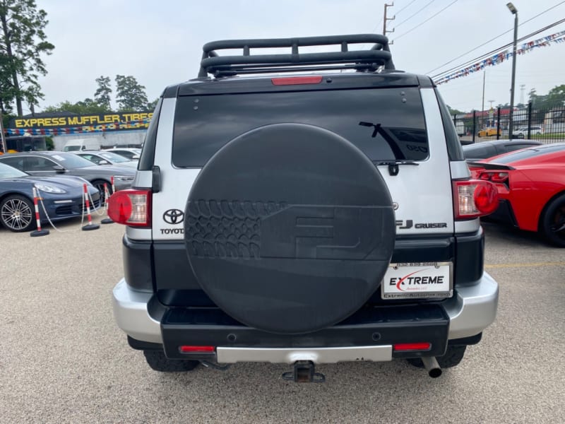 Toyota FJ Cruiser 2007 price $14,890