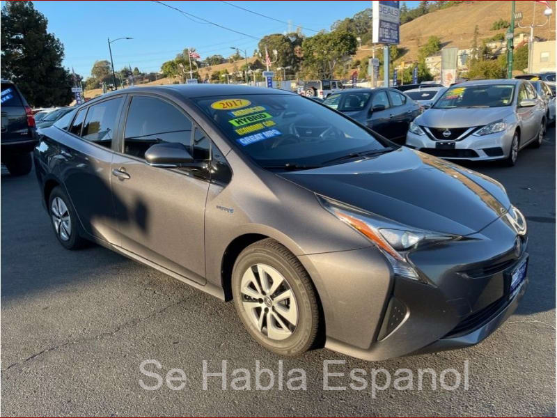 Toyota Prius 2017 price $28,999