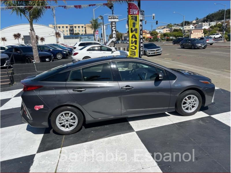 Toyota Prius 2018 price $30,999