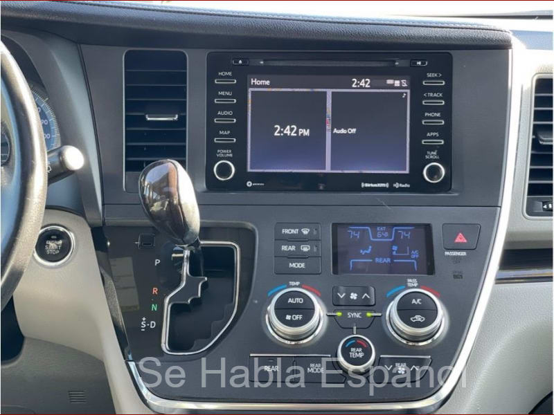 Toyota Sienna 2018 price $22,999