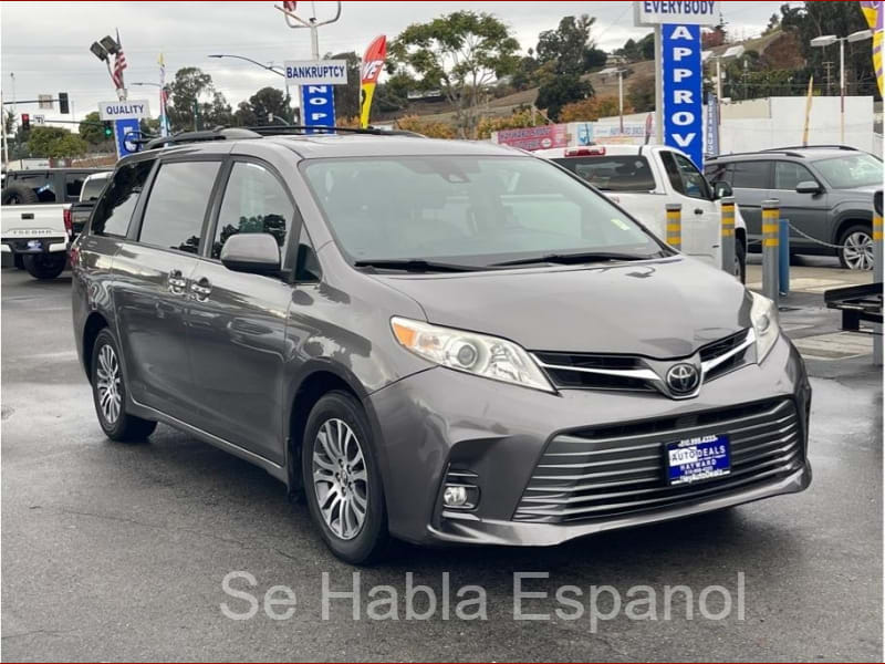 Toyota Sienna 2018 price $22,999