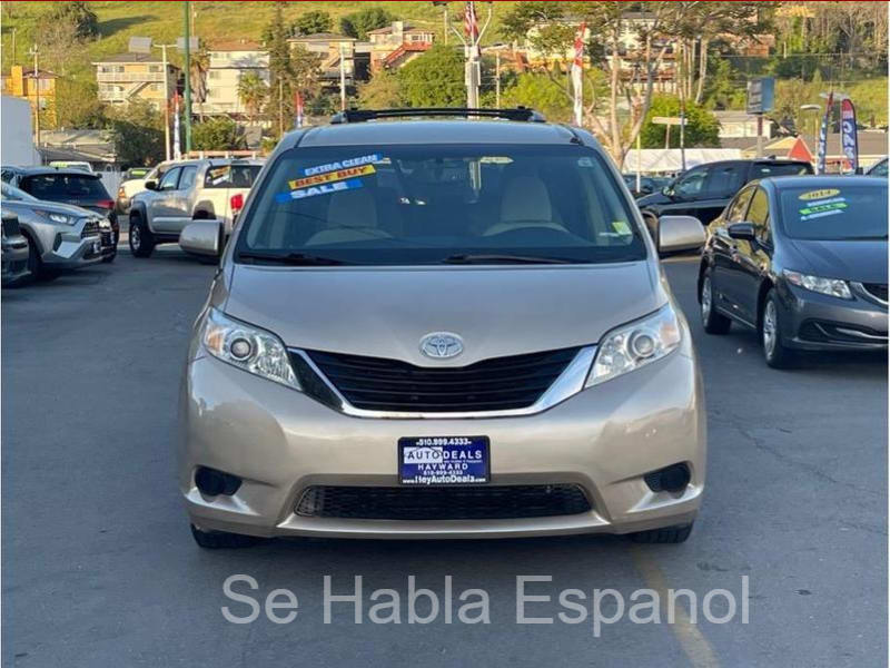 Toyota Sienna 2014 price $14,799