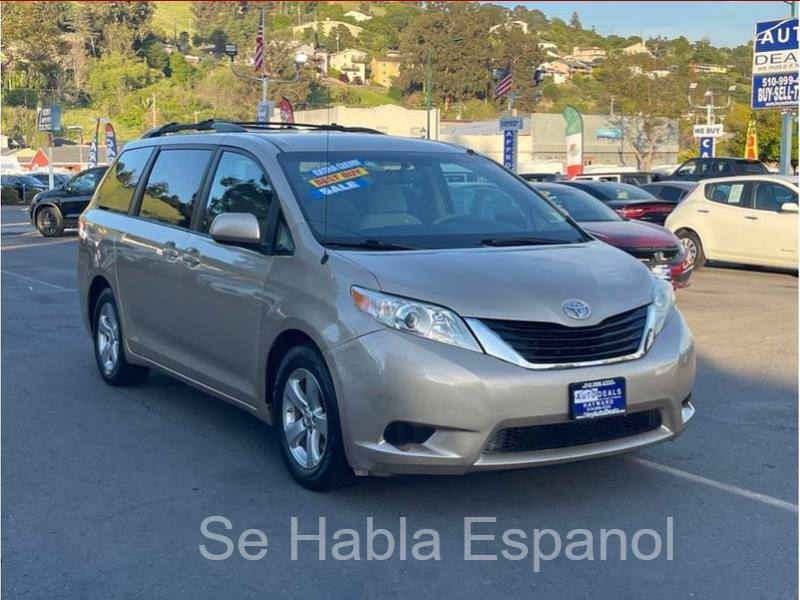 Toyota Sienna 2014 price $14,799