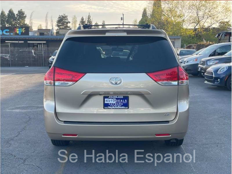 Toyota Sienna 2014 price $14,799