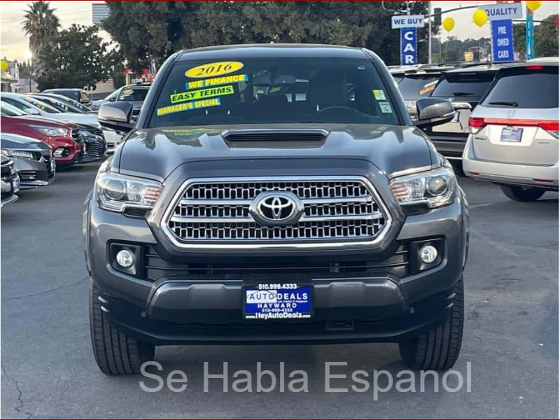 Toyota Tacoma 2016 price $31,999