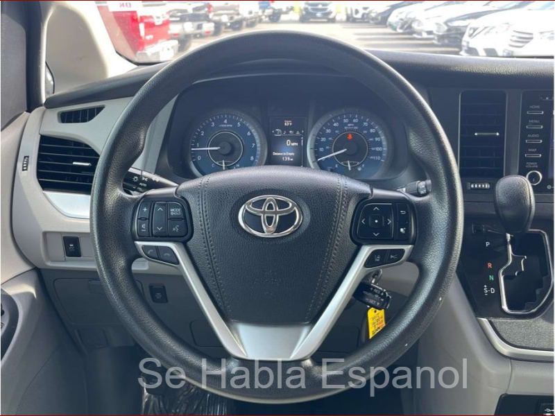 Toyota Sienna 2020 price $16,999