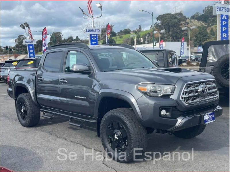 Toyota Tacoma 2016 price $32,999