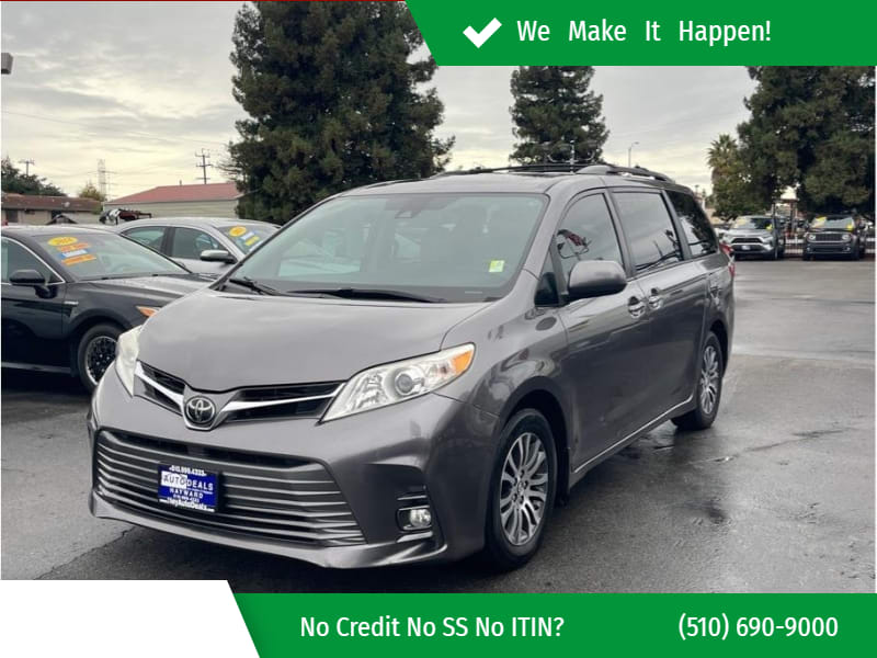 Toyota Sienna 2018 price $22,999