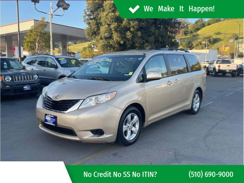 Toyota Sienna 2014 price $14,799