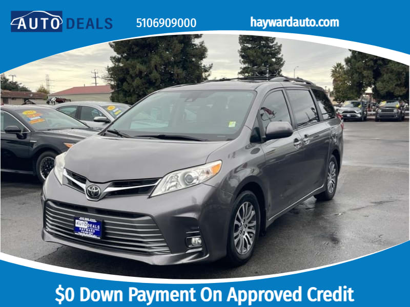 Toyota Sienna 2018 price $22,999