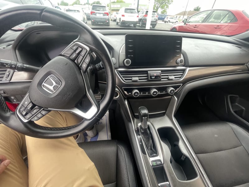 Honda Accord Sedan 2019 price $17,995