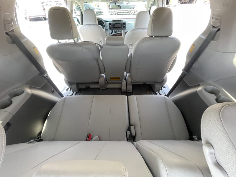 Toyota Sienna 2014 price $17,995