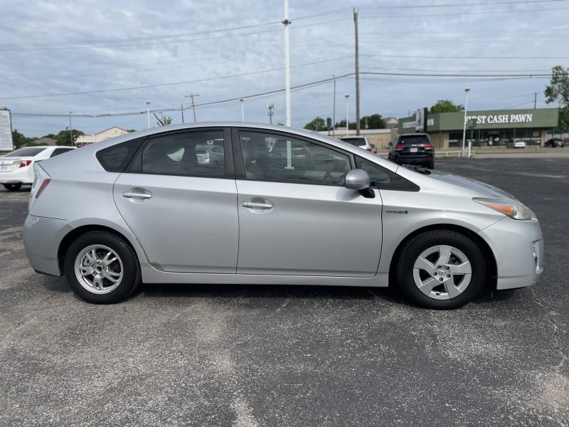 Toyota Prius 2011 price $9,995