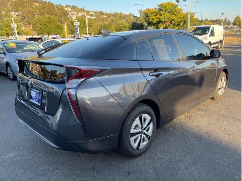 Toyota Prius 2017 price $28,999