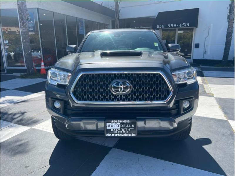 Toyota Tacoma 2018 price $27,999