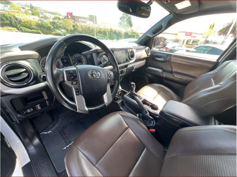 Toyota Tacoma 2016 price $33,999