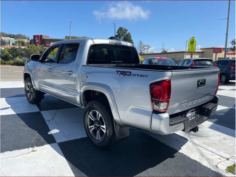 Toyota Tacoma 2018 price $31,999