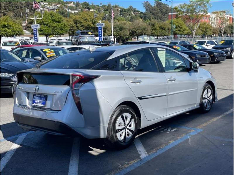 Toyota Prius 2018 price Call for Pricing.