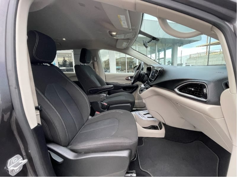 Chrysler Grand Caravan 2021 price $31,488
