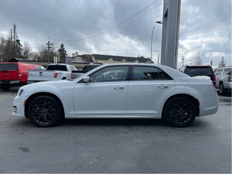 Chrysler 300 2022 price $38,888