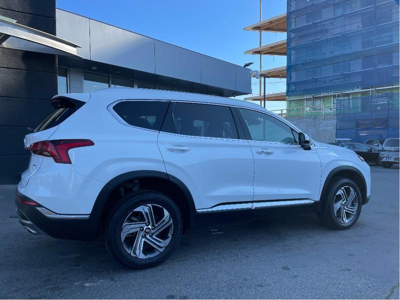 Hyundai Santa Fe 2021 price $33,488