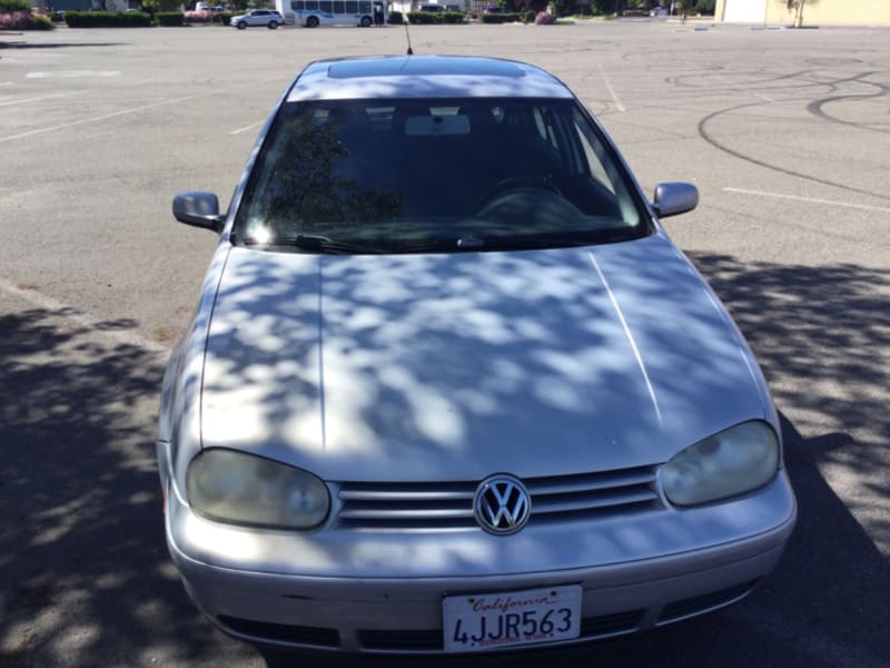 Volkswagen Golf 2000 price $3,200