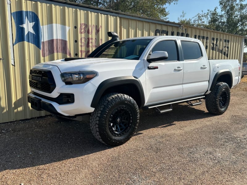 Toyota Tacoma 2019 price $39,900