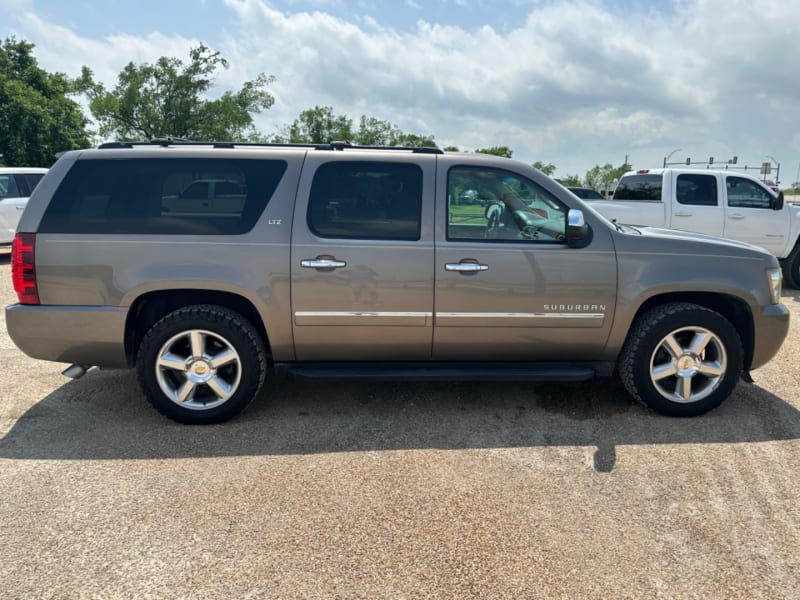 Chevrolet Suburban 2011 price $6,900